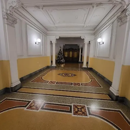 La Caza A Zena جنوة